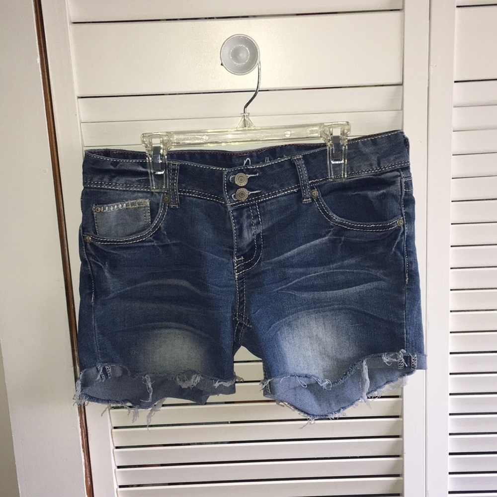 amethyst mid rise cuffed denim jean shorts